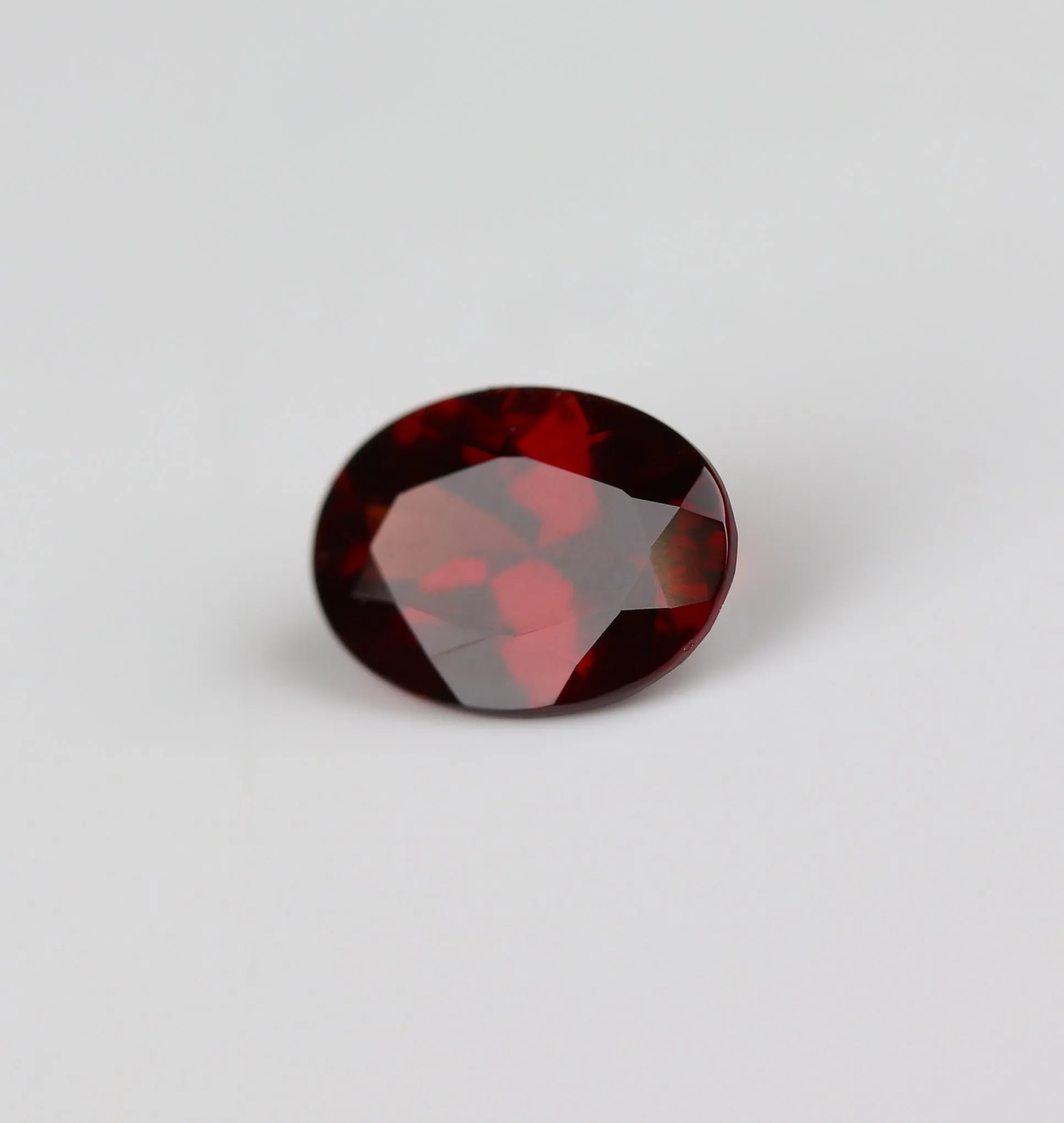 7x5mm Oval Idaho Garnet - 100175