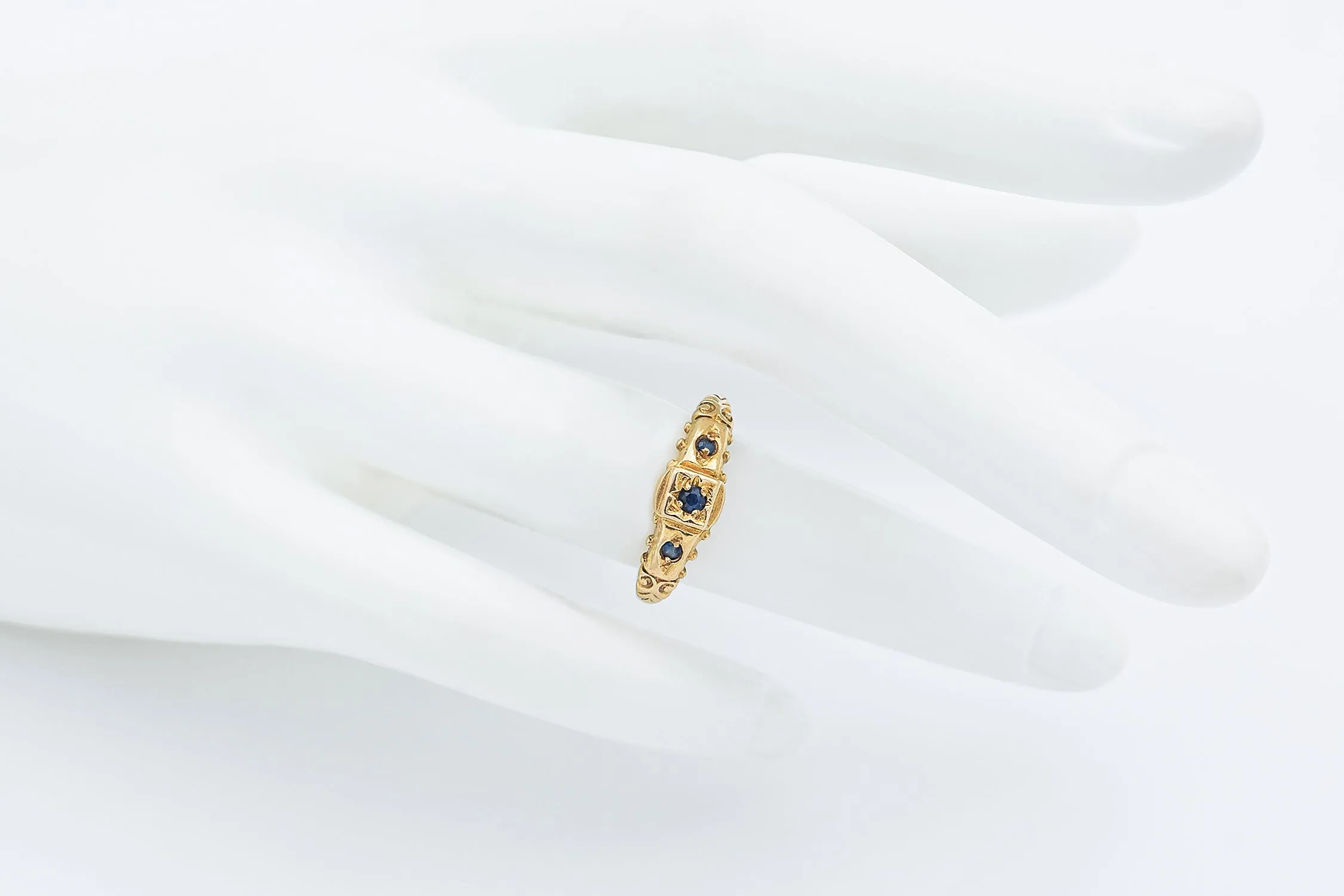 Antique 9K Yellow Gold Sapphire Band Ring Size 5.5