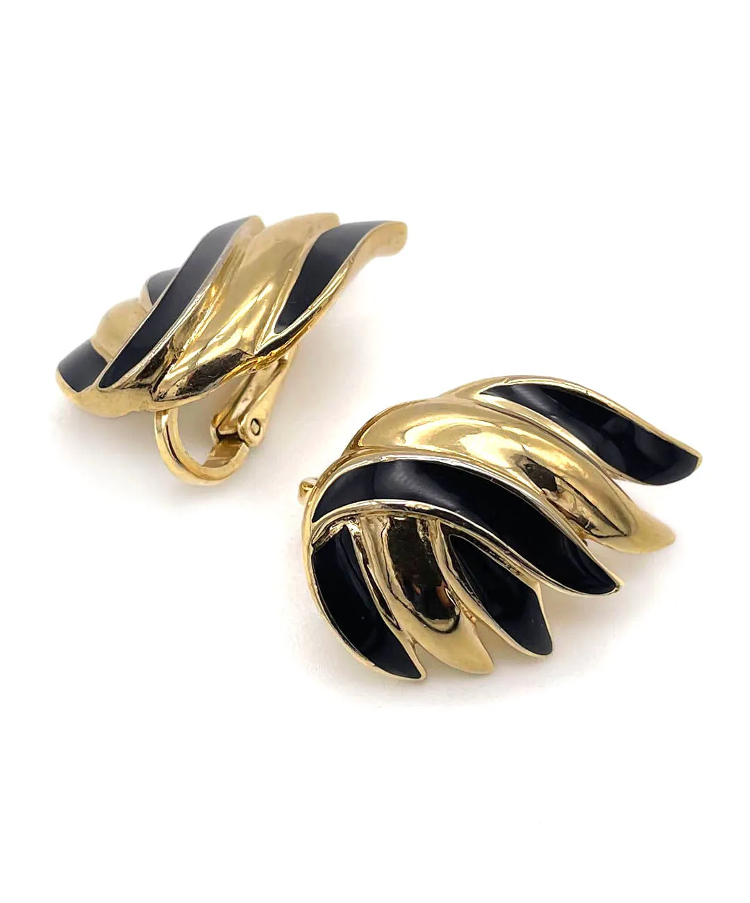 【USA輸入】 ヴィンテージ TRIFARI ブラック エナメル イヤリング/Vintage TRIFARI Black Enamel Clip On Earrings