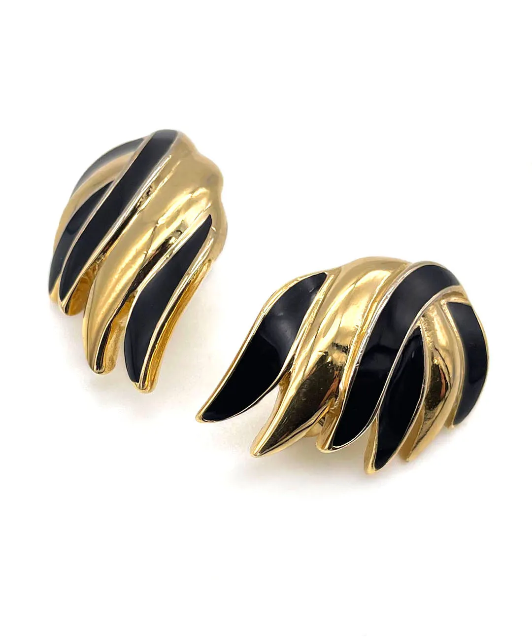 【USA輸入】 ヴィンテージ TRIFARI ブラック エナメル イヤリング/Vintage TRIFARI Black Enamel Clip On Earrings