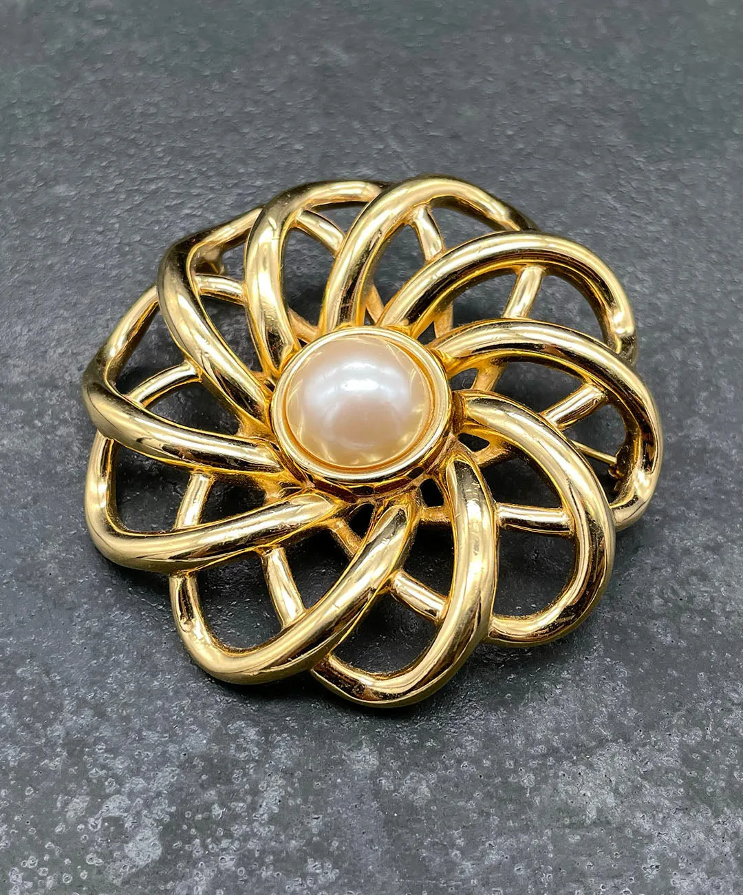 【USA輸入】ヴィンテージ MONET オープンワーク パール ブローチ/Vintage MONET Openwork Pearl Brooch