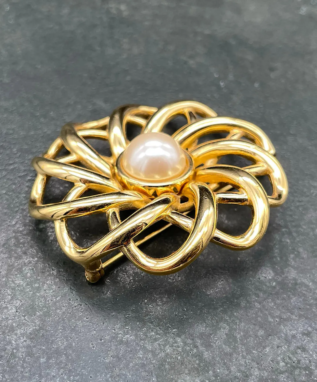 【USA輸入】ヴィンテージ MONET オープンワーク パール ブローチ/Vintage MONET Openwork Pearl Brooch