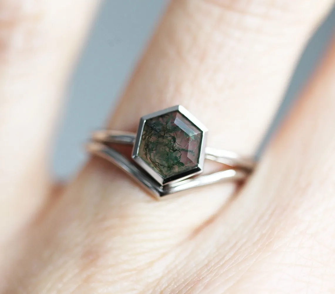 Zuri Hexagon Moss Agate Ring