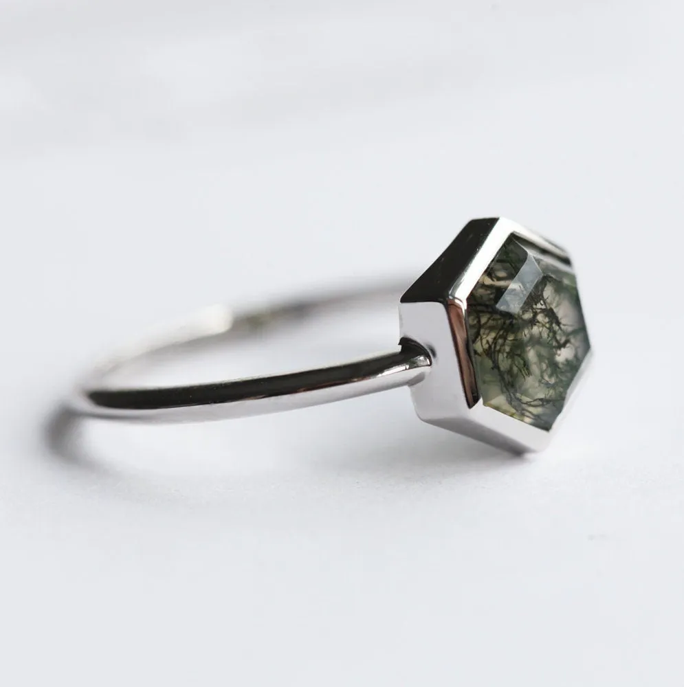 Zuri Hexagon Moss Agate Ring