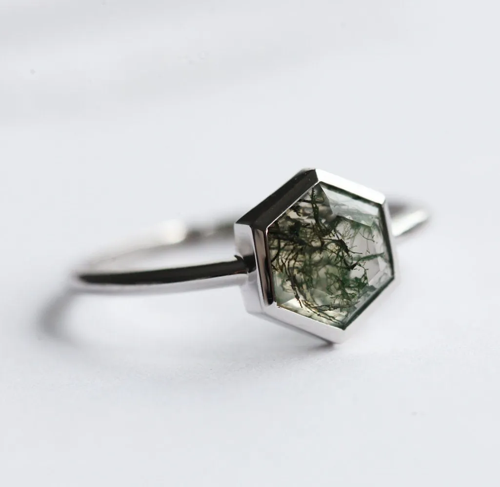 Zuri Hexagon Moss Agate Ring