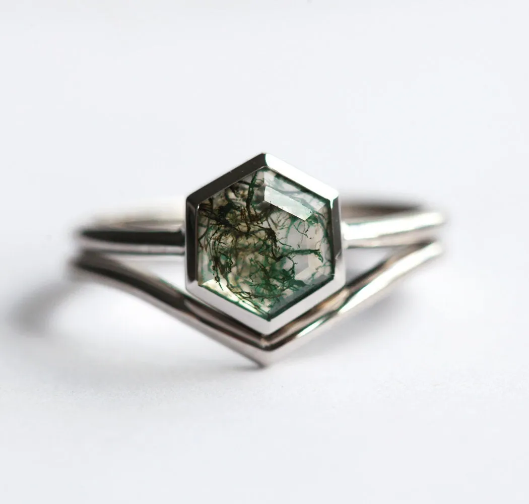 Zuri Hexagon Moss Agate Ring